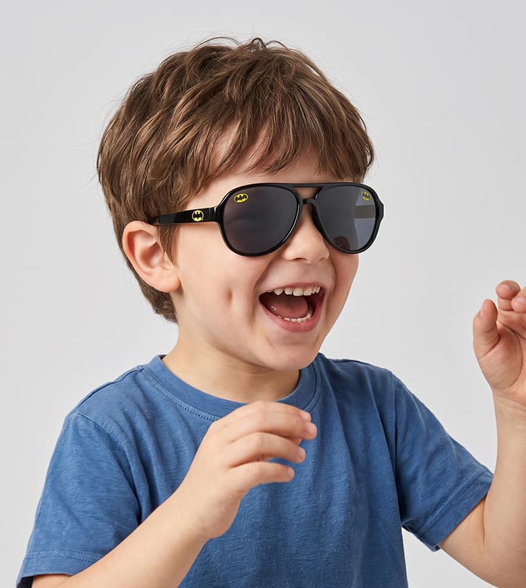 AEC006ZE-BATMAN-Sunglass view 1