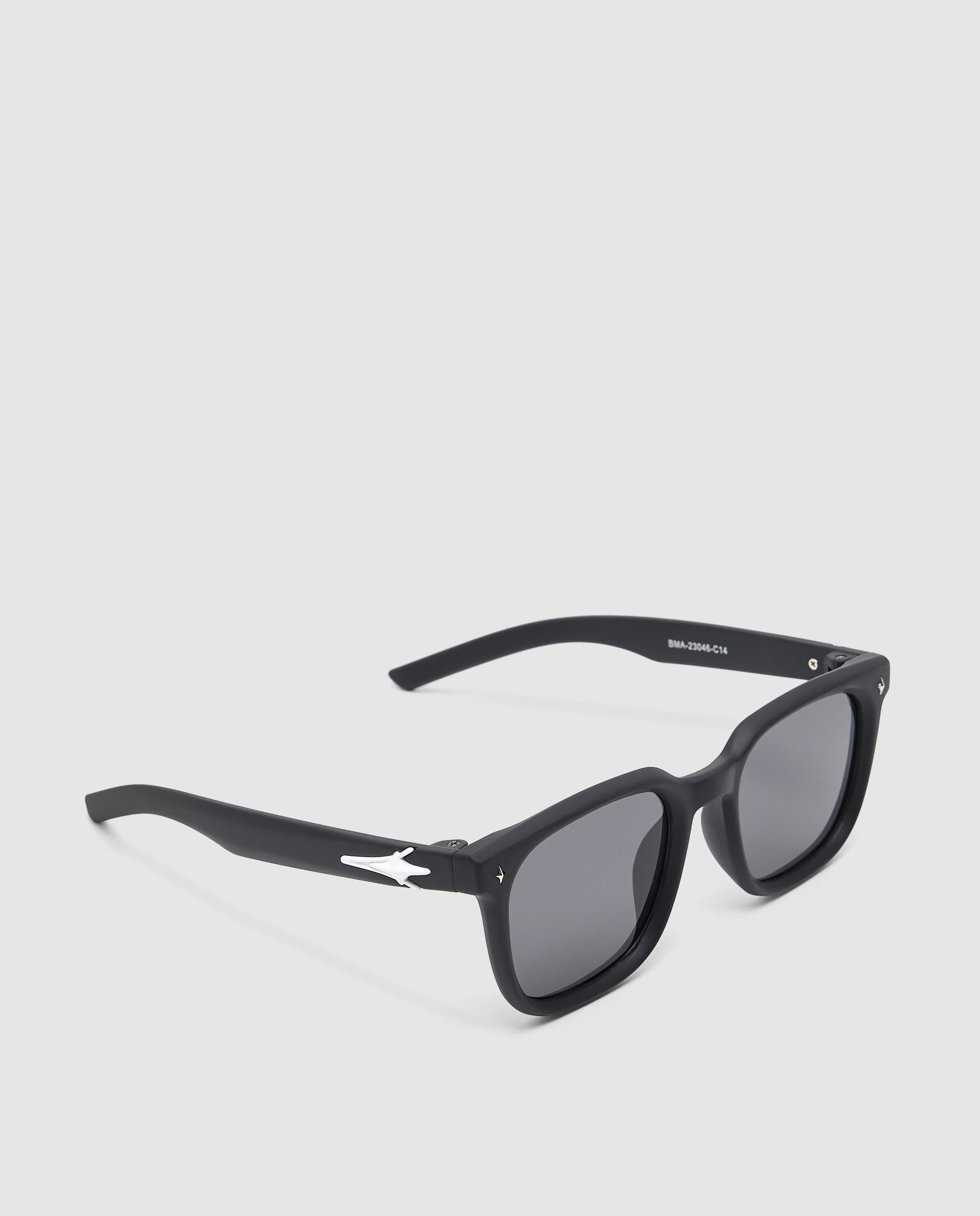 Product view https://mage-cdn.babiesandmore.com/catalog/product/b/m/bma-23046-c14_4.jpg1
