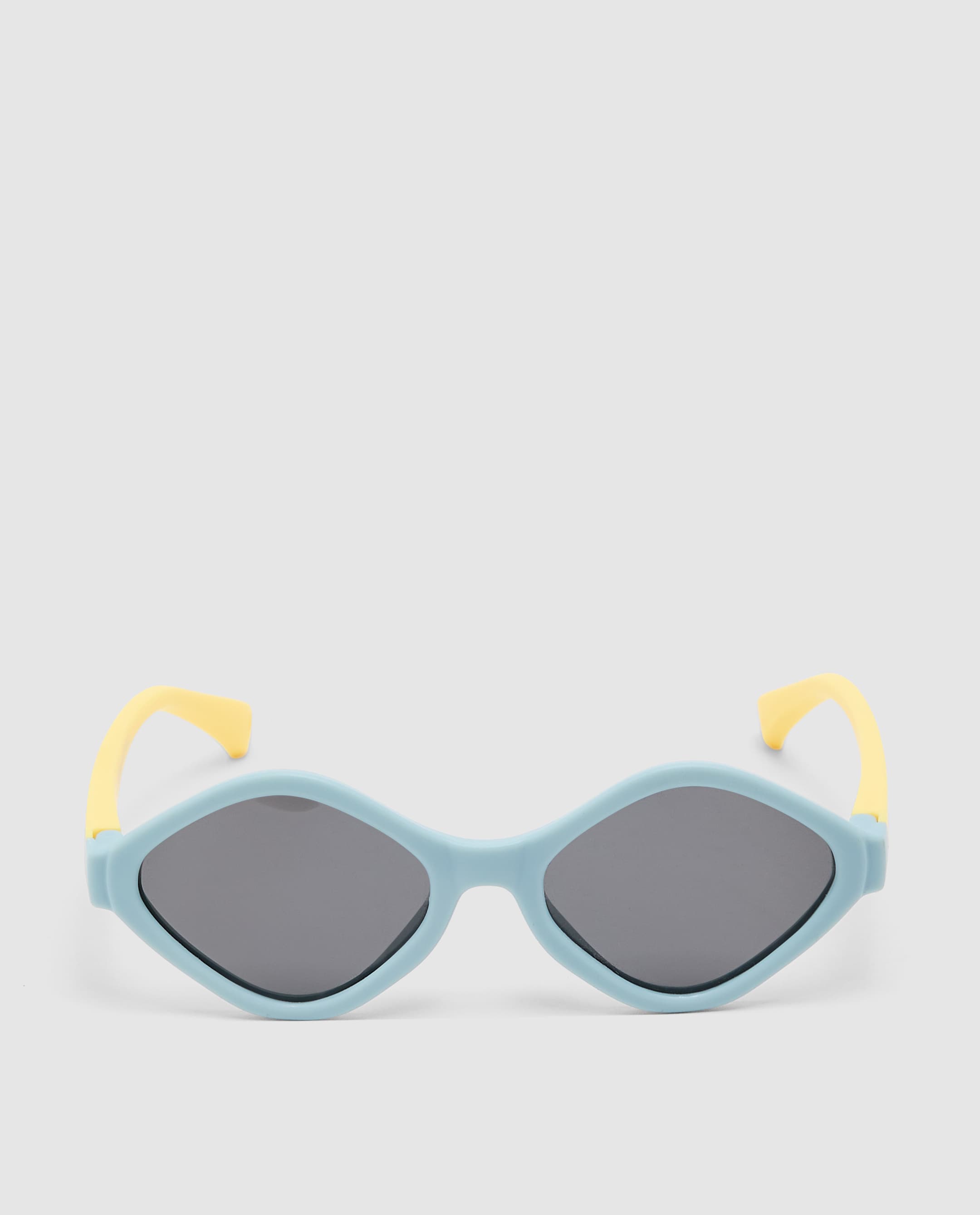Product view https://mage-cdn.babiesandmore.com/catalog/product/b/m/bma-23057-c1_3.jpg1