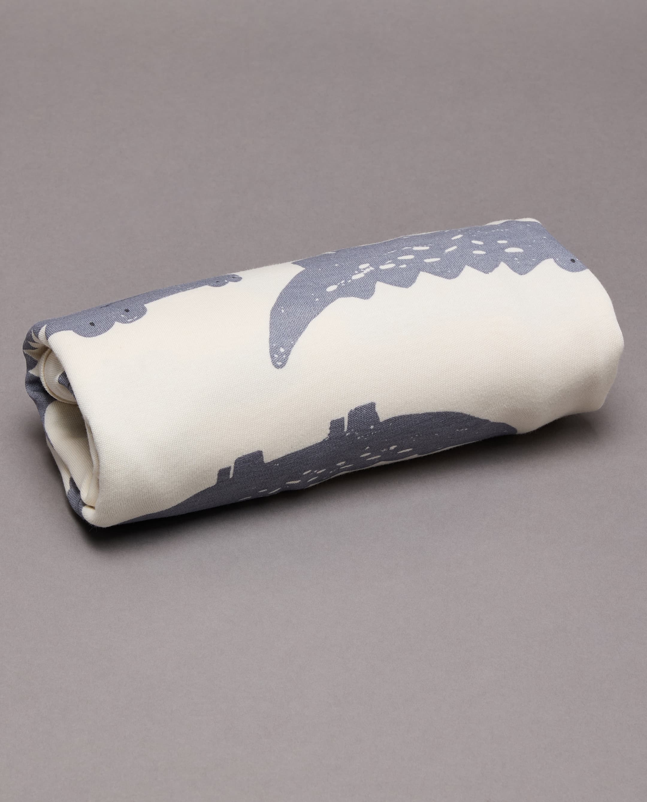 Product view https://mage-cdn.babiesandmore.com/catalog/product/c/l/clnbvp173a25_2.jpg1