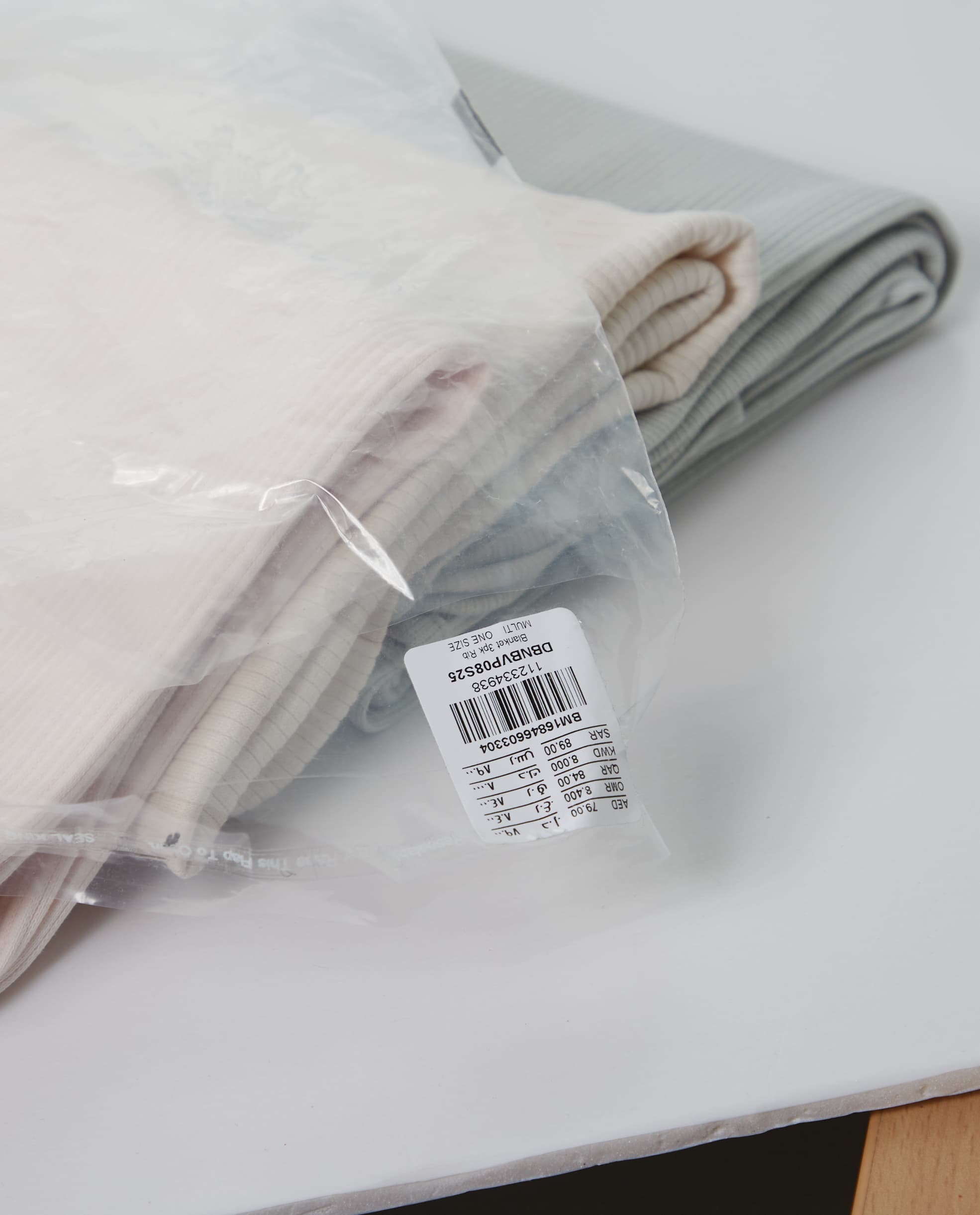 Product view https://mage-cdn.babiesandmore.com/catalog/product/d/b/dbnbvp08s25_4.jpg1
