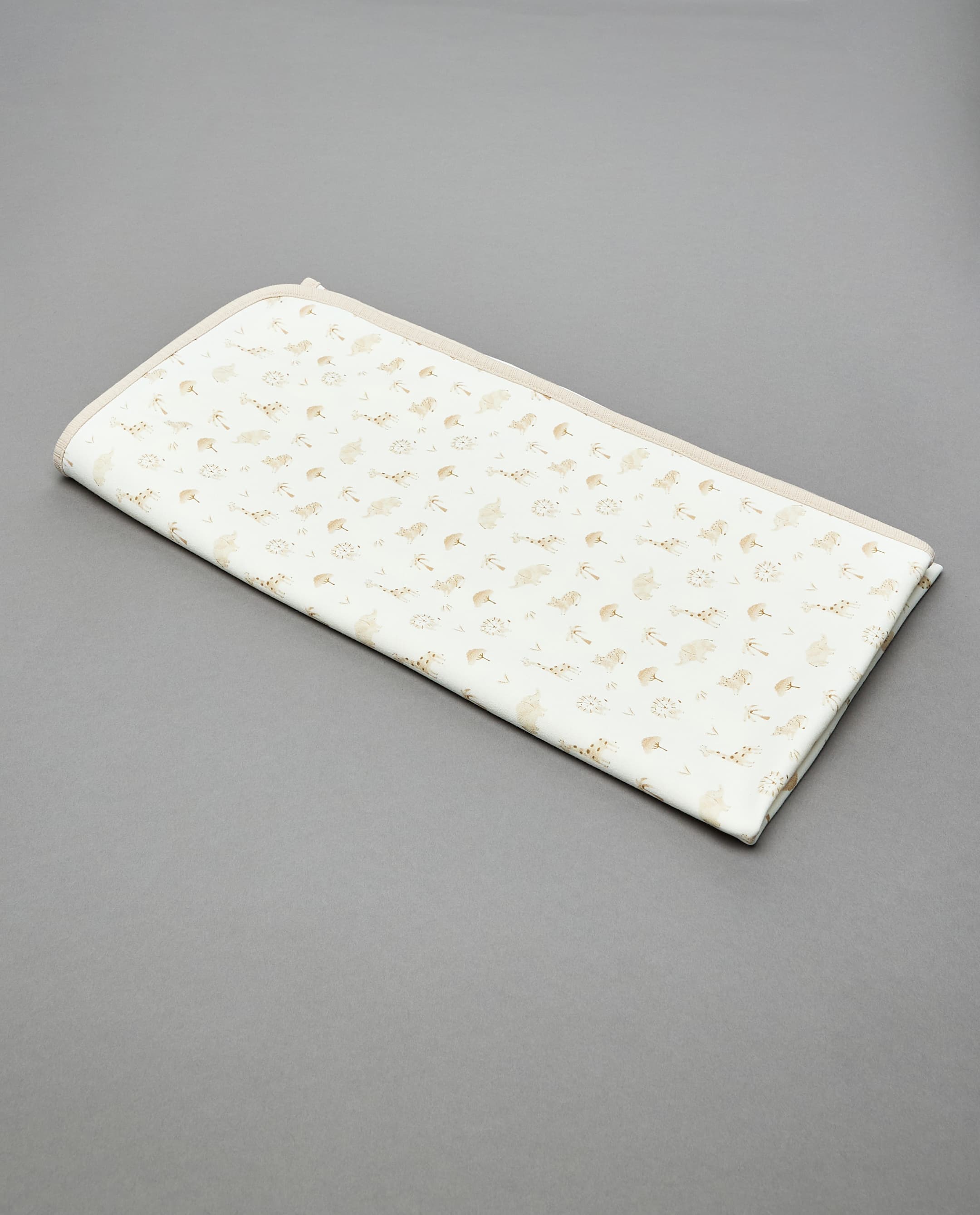 Product view https://mage-cdn.babiesandmore.com/catalog/product/e/k/eknbpp051s26_2.jpg1