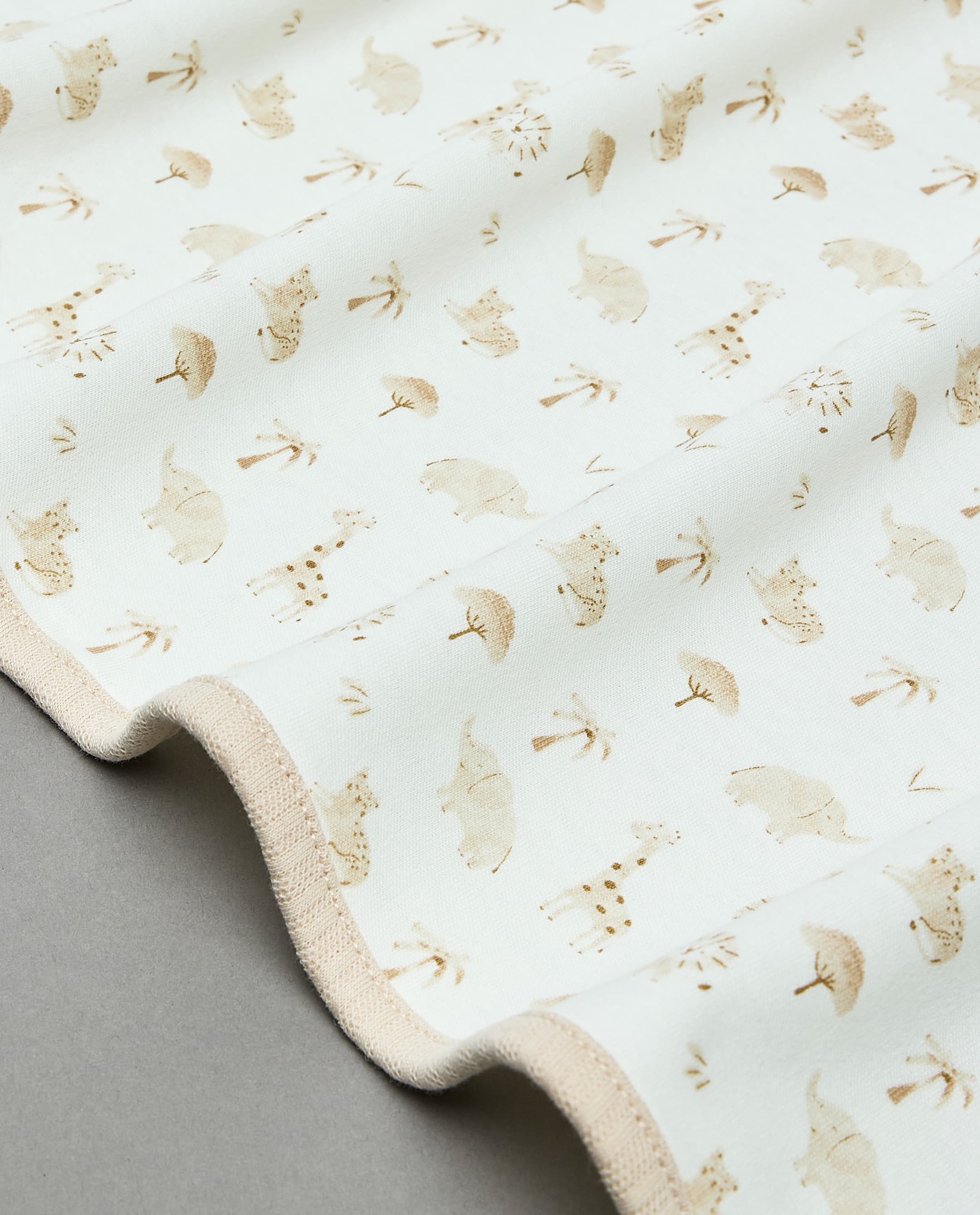 Product view https://mage-cdn.babiesandmore.com/catalog/product/e/k/eknbpp051s26_4.jpg1