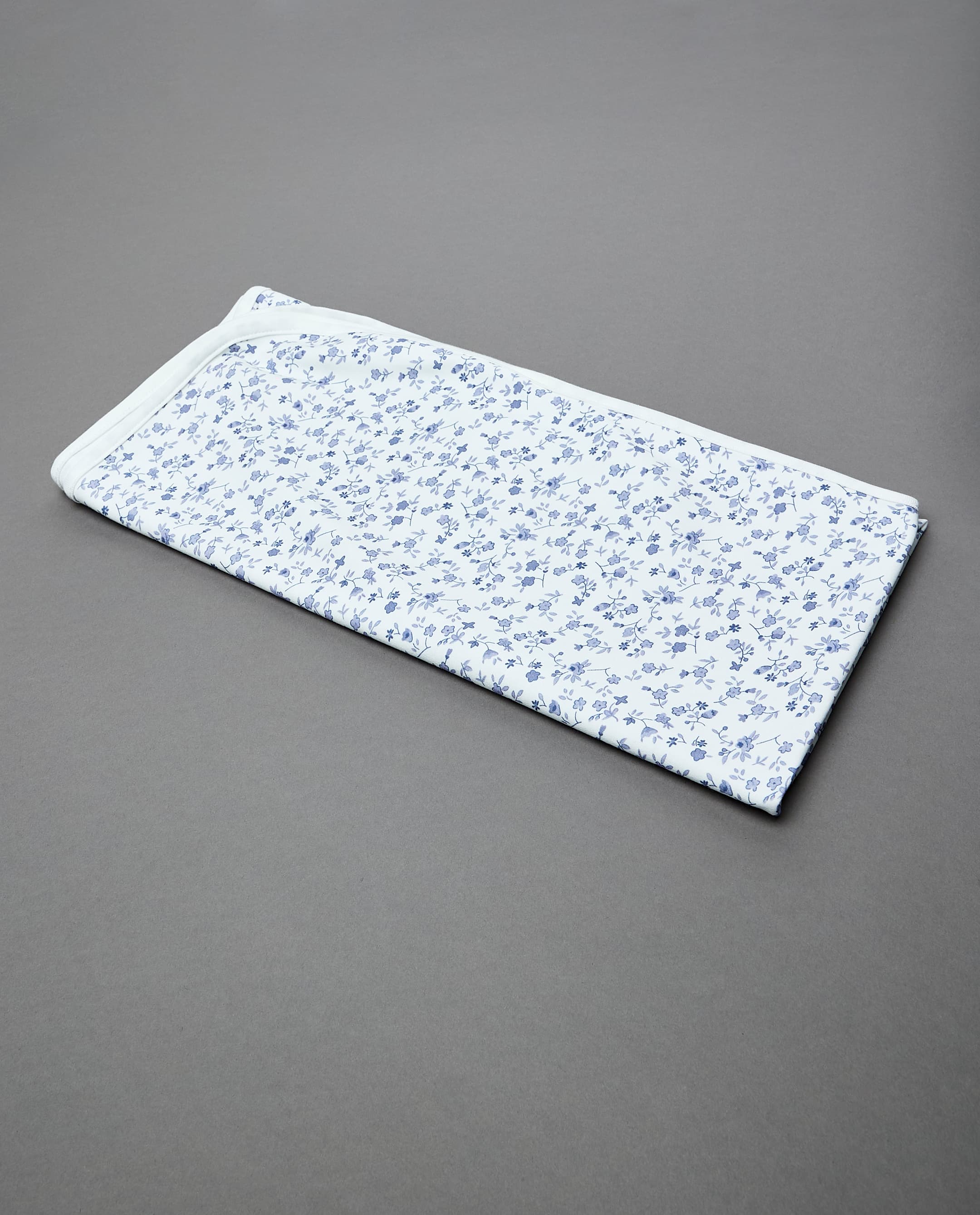 Product view https://mage-cdn.babiesandmore.com/catalog/product/e/k/ekngpprb1s26_2.jpg1