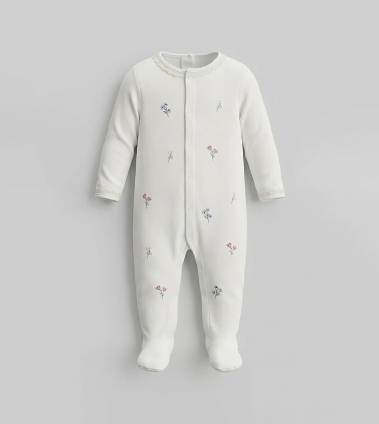 Product view https://mage-cdn.babiesandmore.com/catalog/product/e/k/ekngss075s26_3.jpg1
