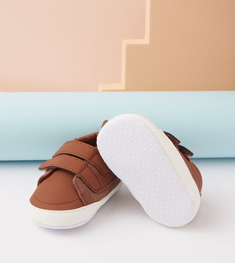 Product view https://mage-cdn.babiesandmore.com/catalog/product/e/y/eynbbs52s25_4.jpg1