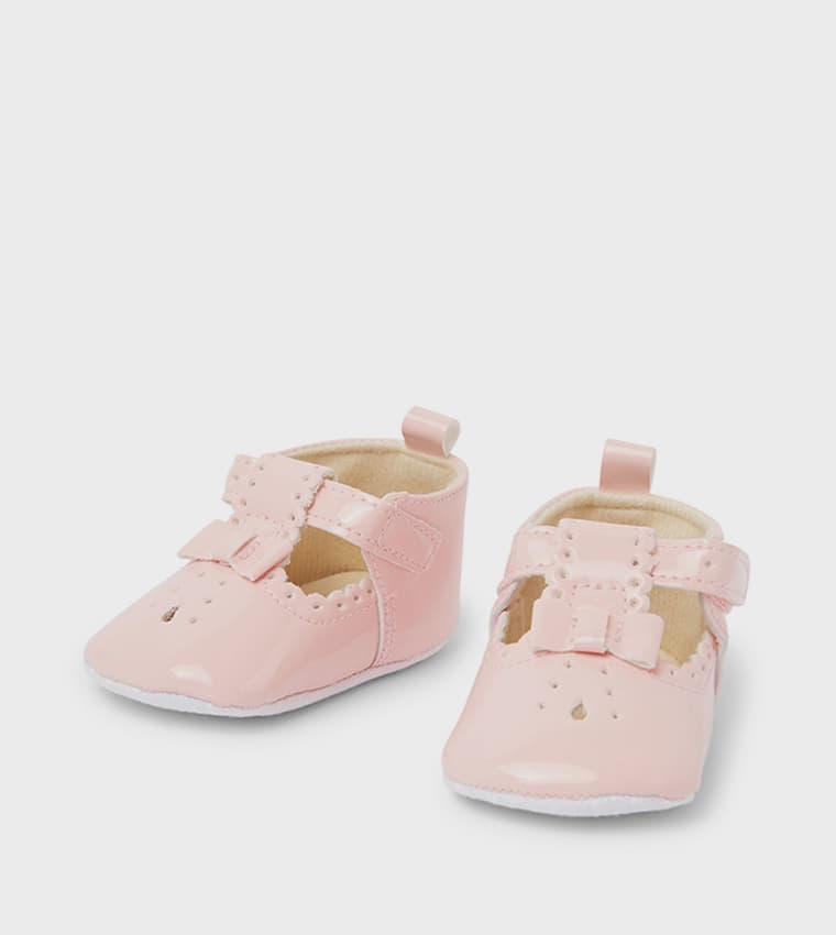 Product view https://mage-cdn.babiesandmore.com/catalog/product/e/y/eyngbs17s25_2.jpg1