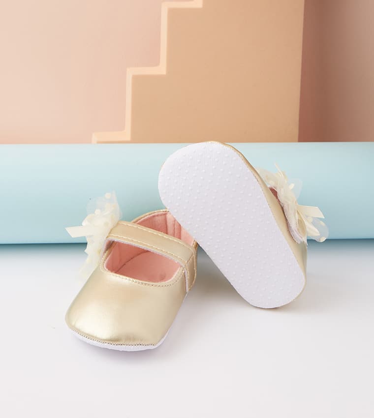 Product view https://mage-cdn.babiesandmore.com/catalog/product/e/y/eyngbs43s25_4.jpg1