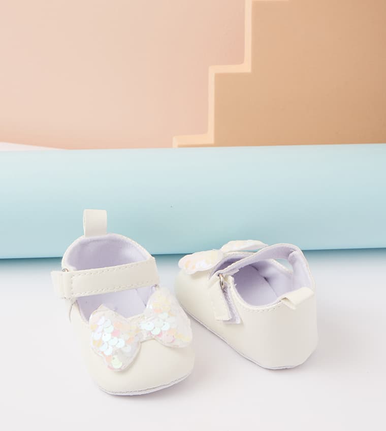Product view https://mage-cdn.babiesandmore.com/catalog/product/e/y/eyngbs45s25_2_1.jpg1