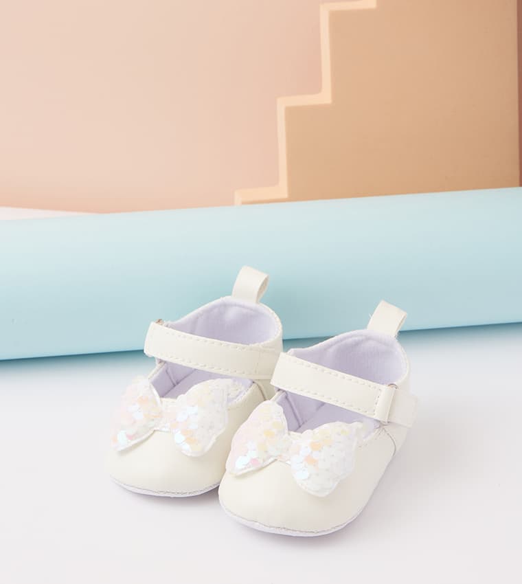 Product view https://mage-cdn.babiesandmore.com/catalog/product/e/y/eyngbs45s25_3.jpg1