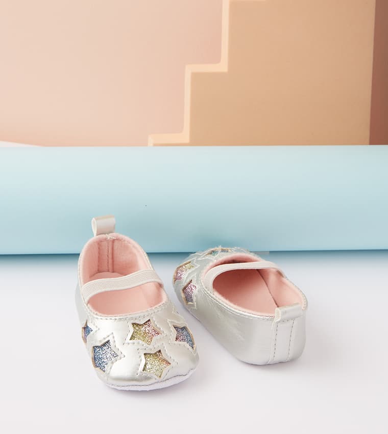 Product view https://mage-cdn.babiesandmore.com/catalog/product/e/y/eyngbs46s25_2_1.jpg1