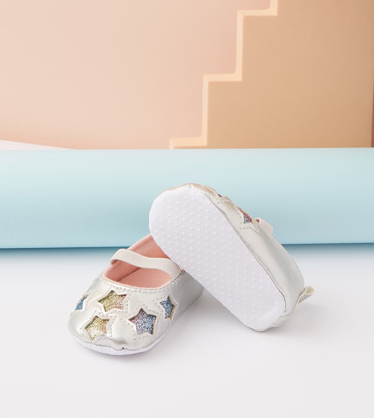 Product view https://mage-cdn.babiesandmore.com/catalog/product/e/y/eyngbs46s25_4.jpg1