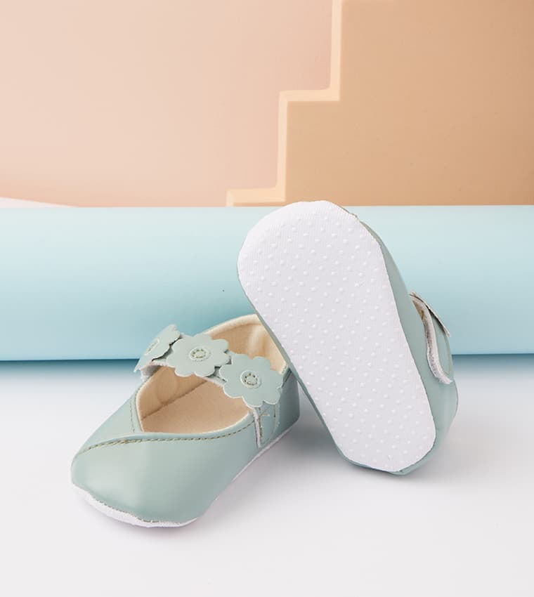 Product view https://mage-cdn.babiesandmore.com/catalog/product/e/y/eyngss35s25_4.jpg1