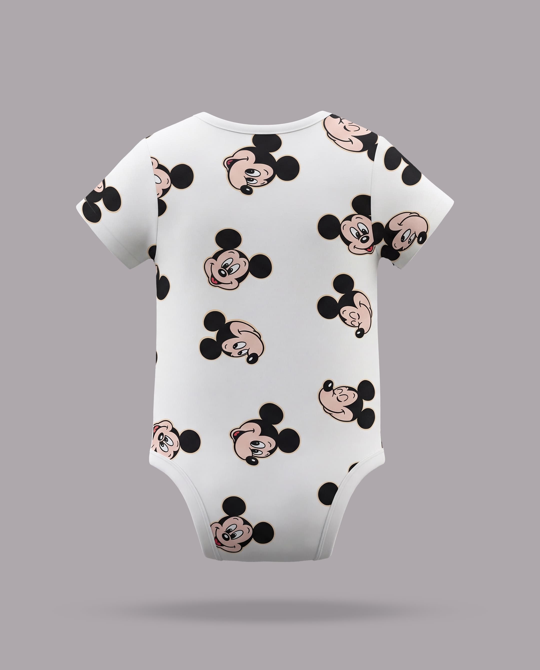 Product view https://mage-cdn.babiesandmore.com/catalog/product/f/m/fmnbbs210s26_4.jpg1