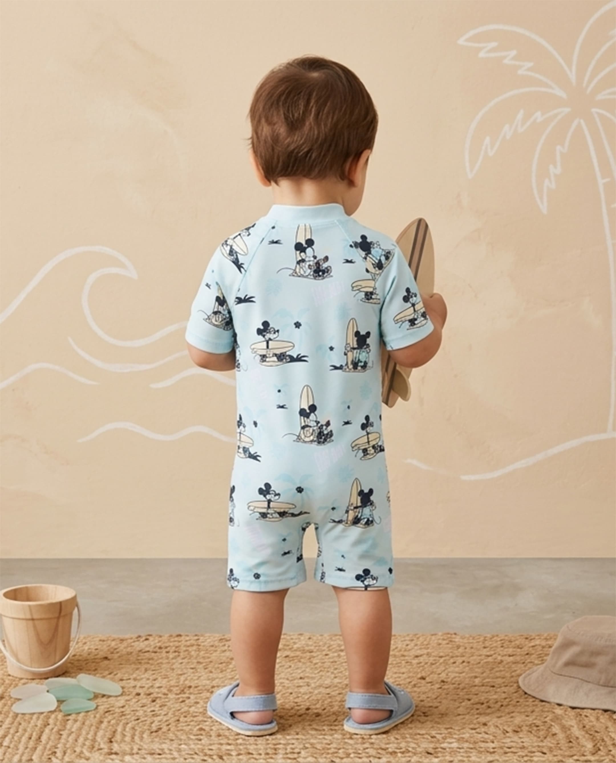 Product view https://mage-cdn.babiesandmore.com/catalog/product/f/m/fmnbsw226s26_2.jpg1