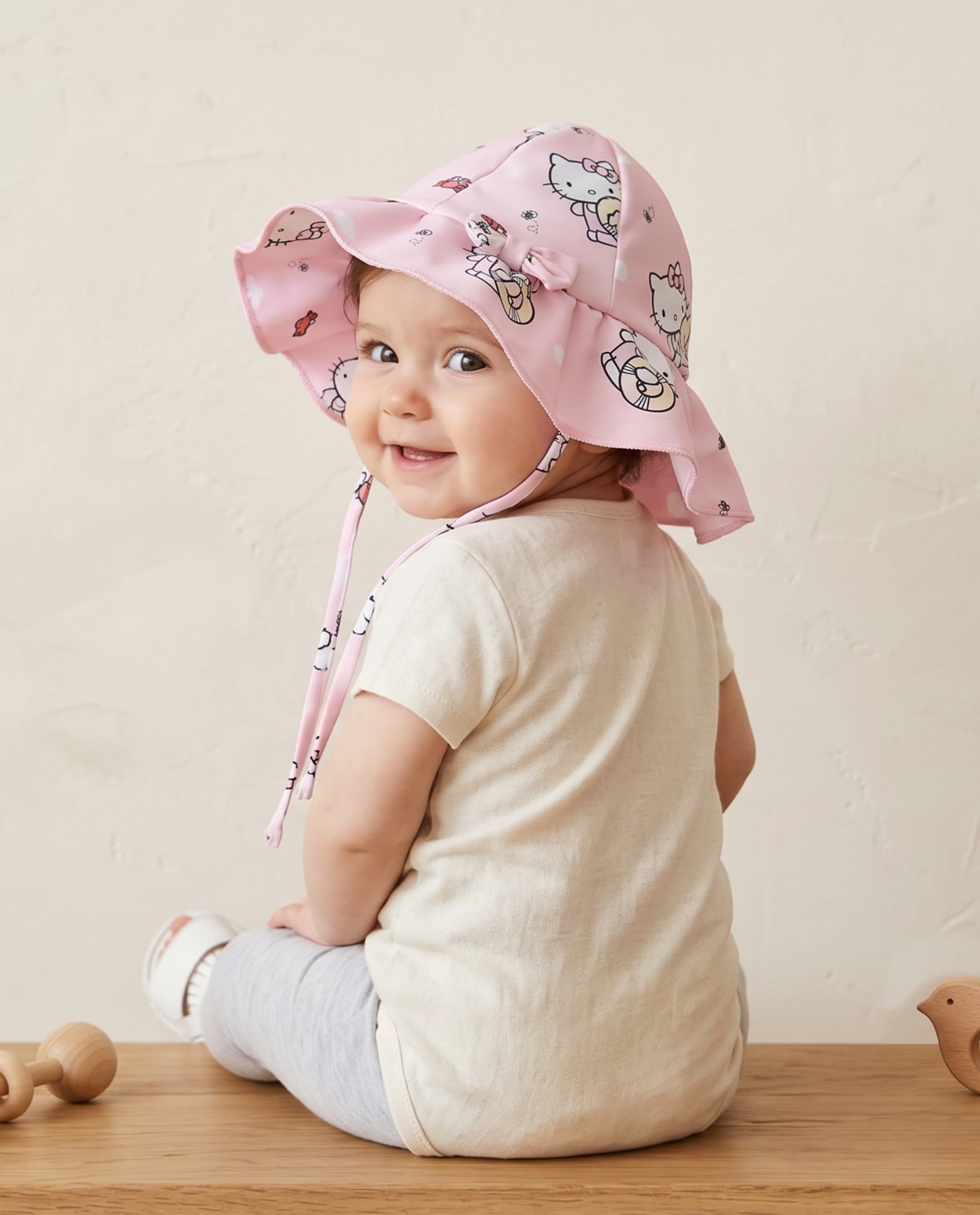 Product view https://mage-cdn.babiesandmore.com/catalog/product/f/m/fmngsw237s26_2.jpg1