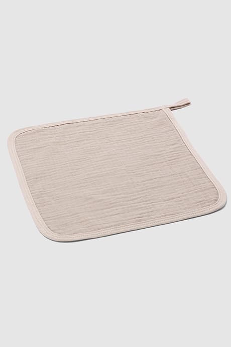 A 4-Layer Crepe Square Towel thumbnail 3