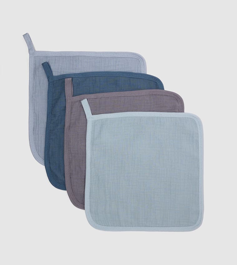 A 4-Layer Crepe Square Towel      Four Pieces view 1