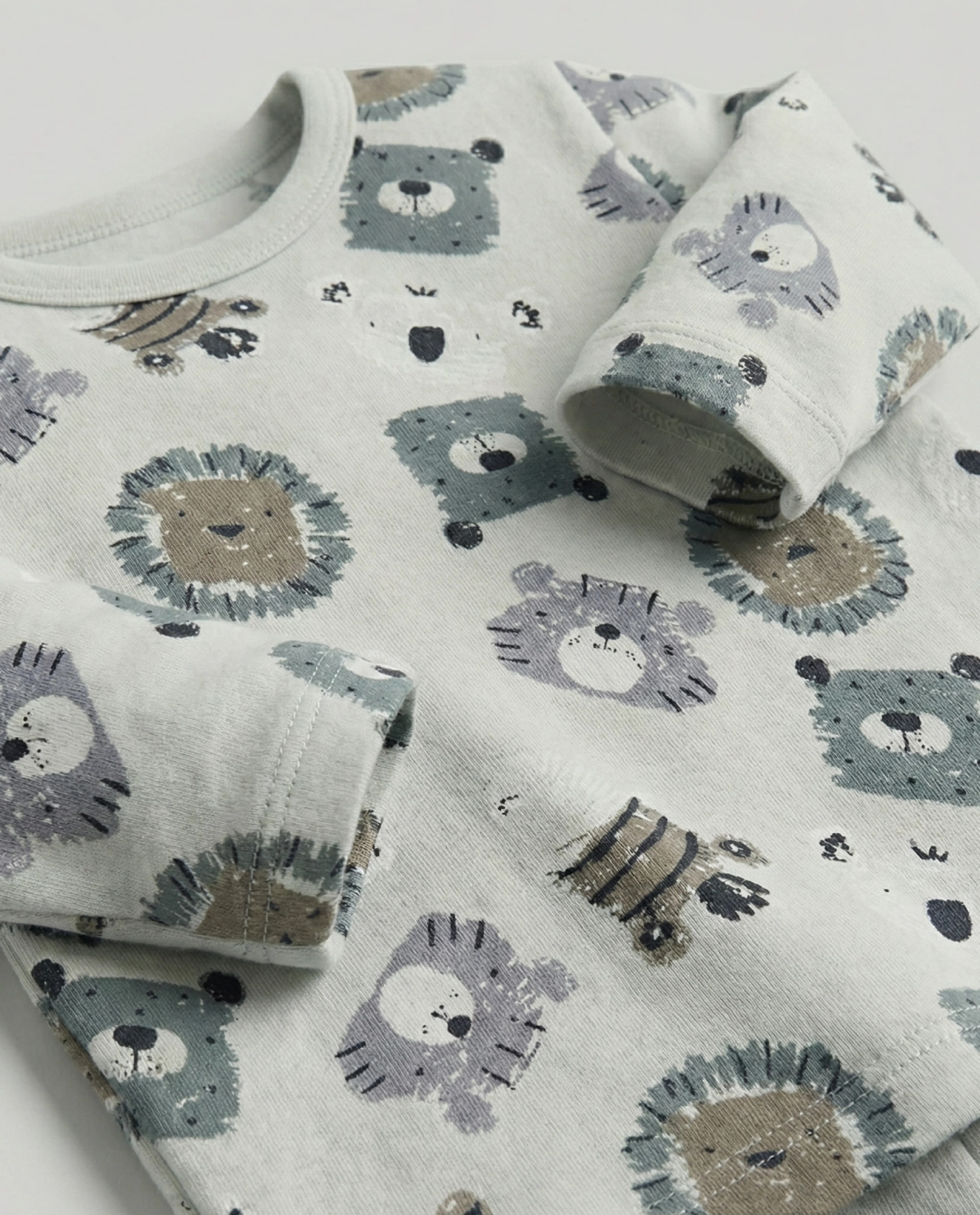 Product view https://mage-cdn.babiesandmore.com/catalog/product/n/h/nhnbpj019s26_4.webp1
