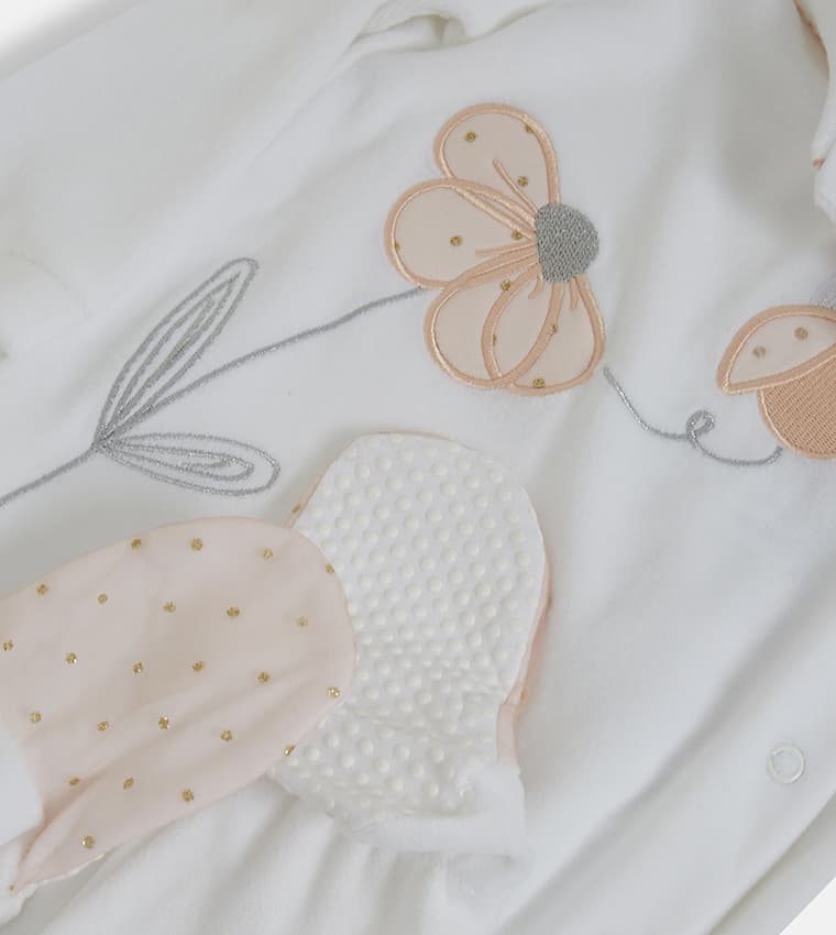 Product view https://mage-cdn.babiesandmore.com/catalog/product/n/h/nhnbs030a25w_8.jpg1