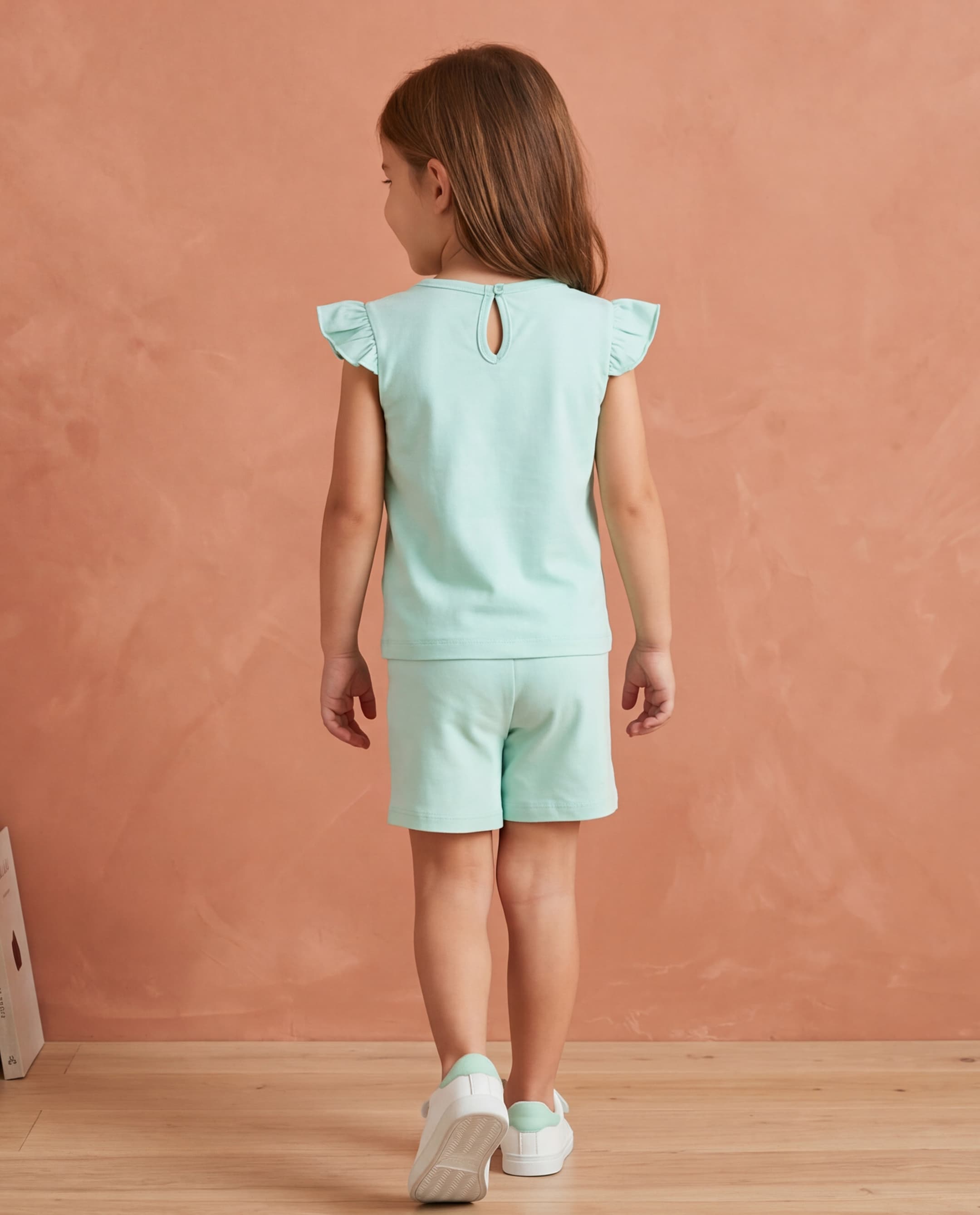 Product view https://mage-cdn.babiesandmore.com/catalog/product/n/h/nhngss443s26_2_1.jpg1