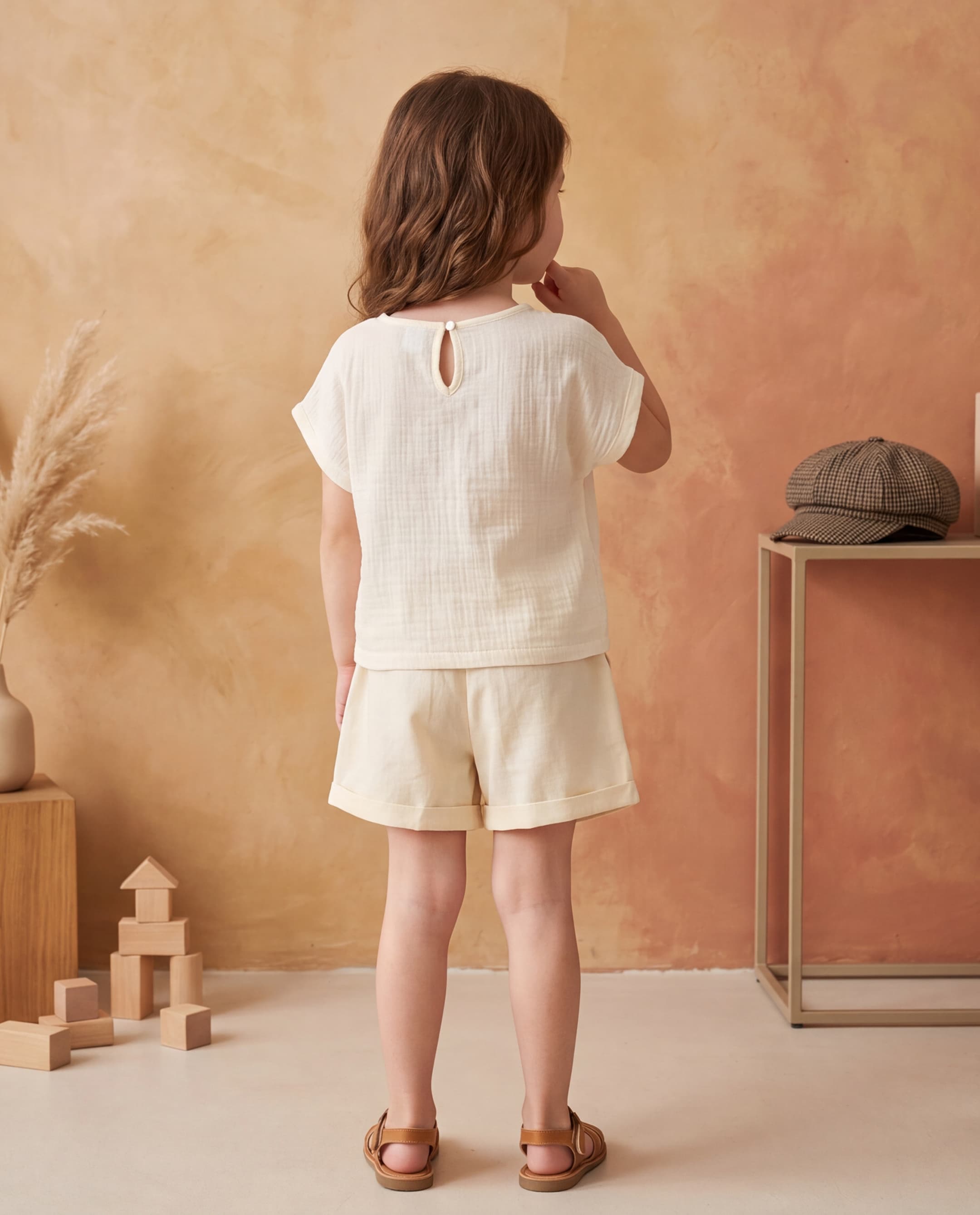 Product view https://mage-cdn.babiesandmore.com/catalog/product/n/h/nhtgch323s26_2_3.jpg1