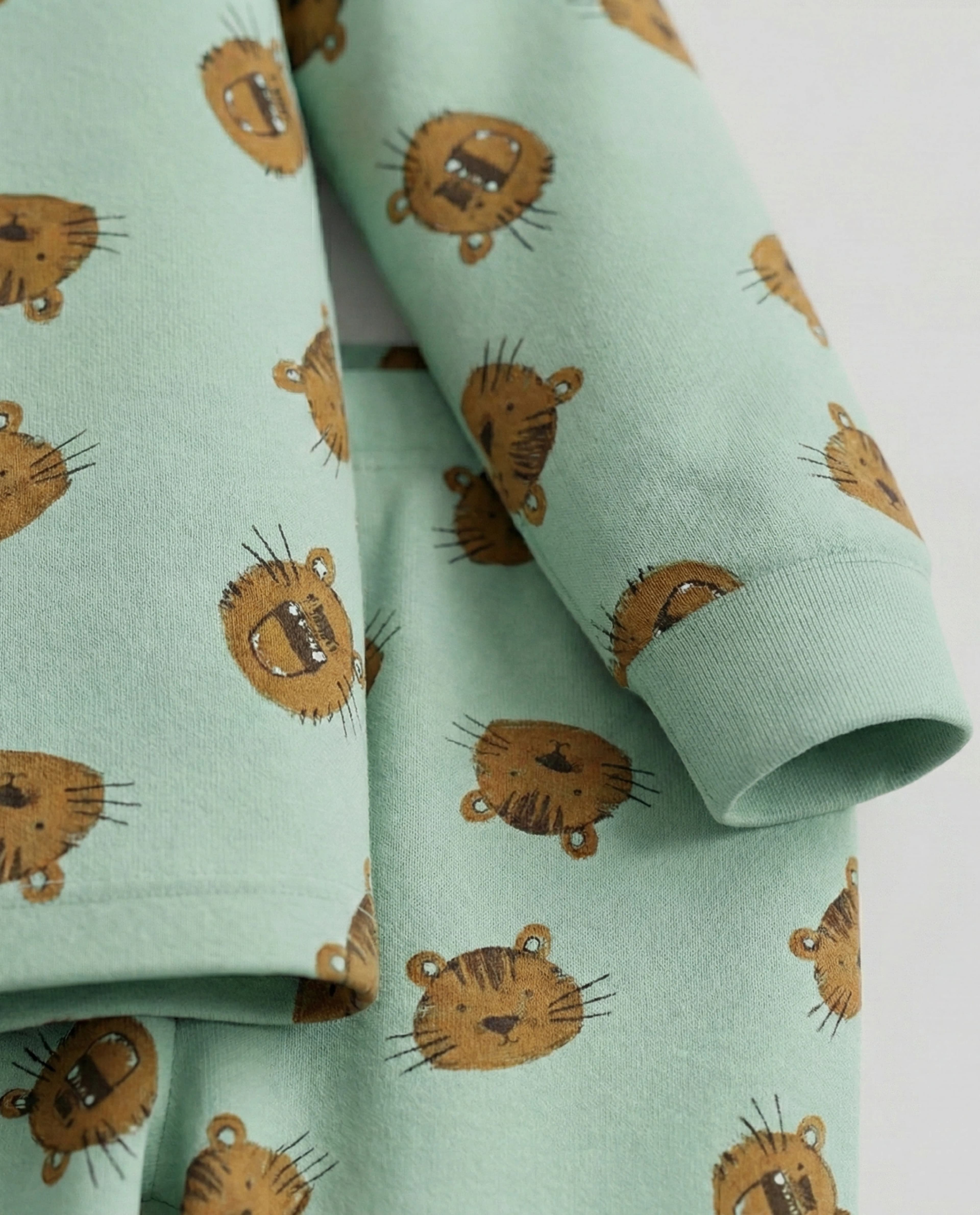 Product view https://mage-cdn.babiesandmore.com/catalog/product/n/x/nxtbpj321s26_4.webp1