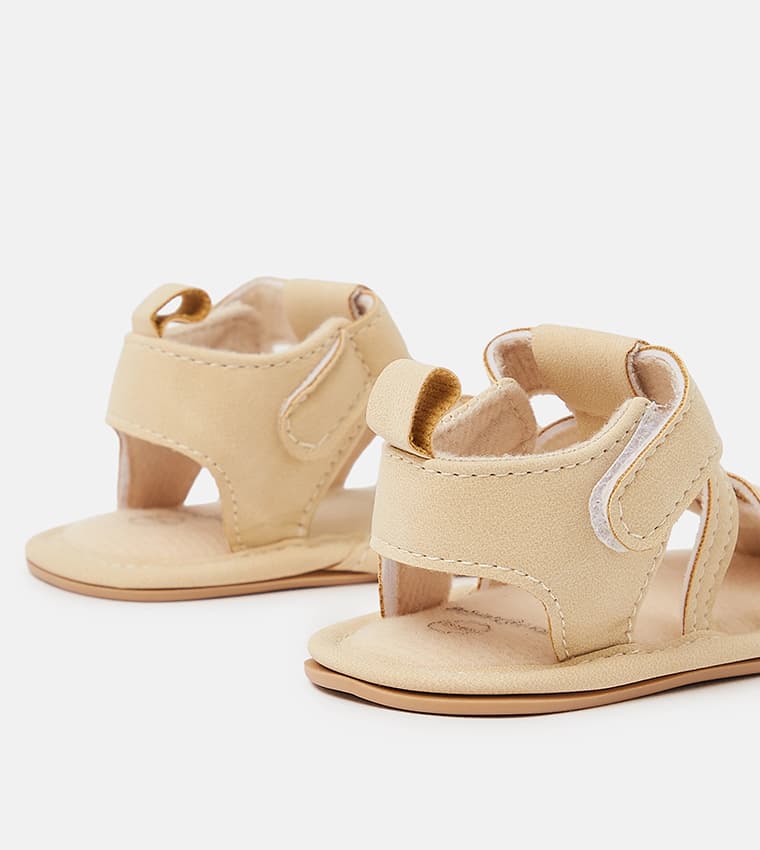 Product view https://mage-cdn.babiesandmore.com/catalog/product/s/h/shngsa15a25_3.jpg1