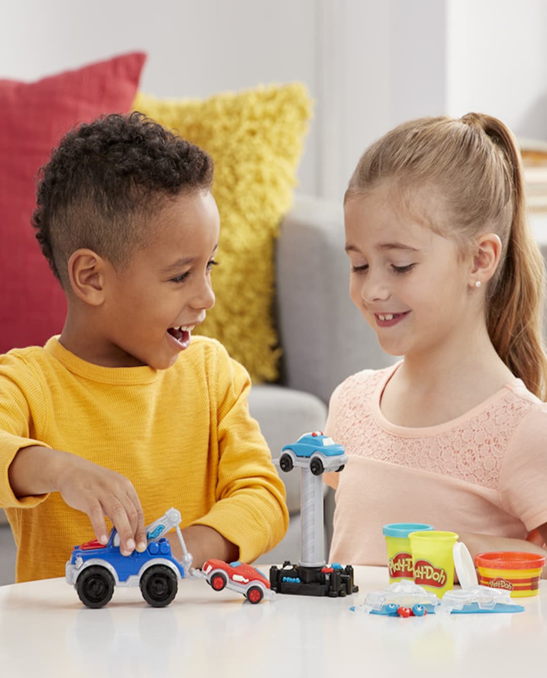 Play Doh Tow Truck Toy For Kids 3 Years And Up With 3 Non-Toxic Colors - Multicolor