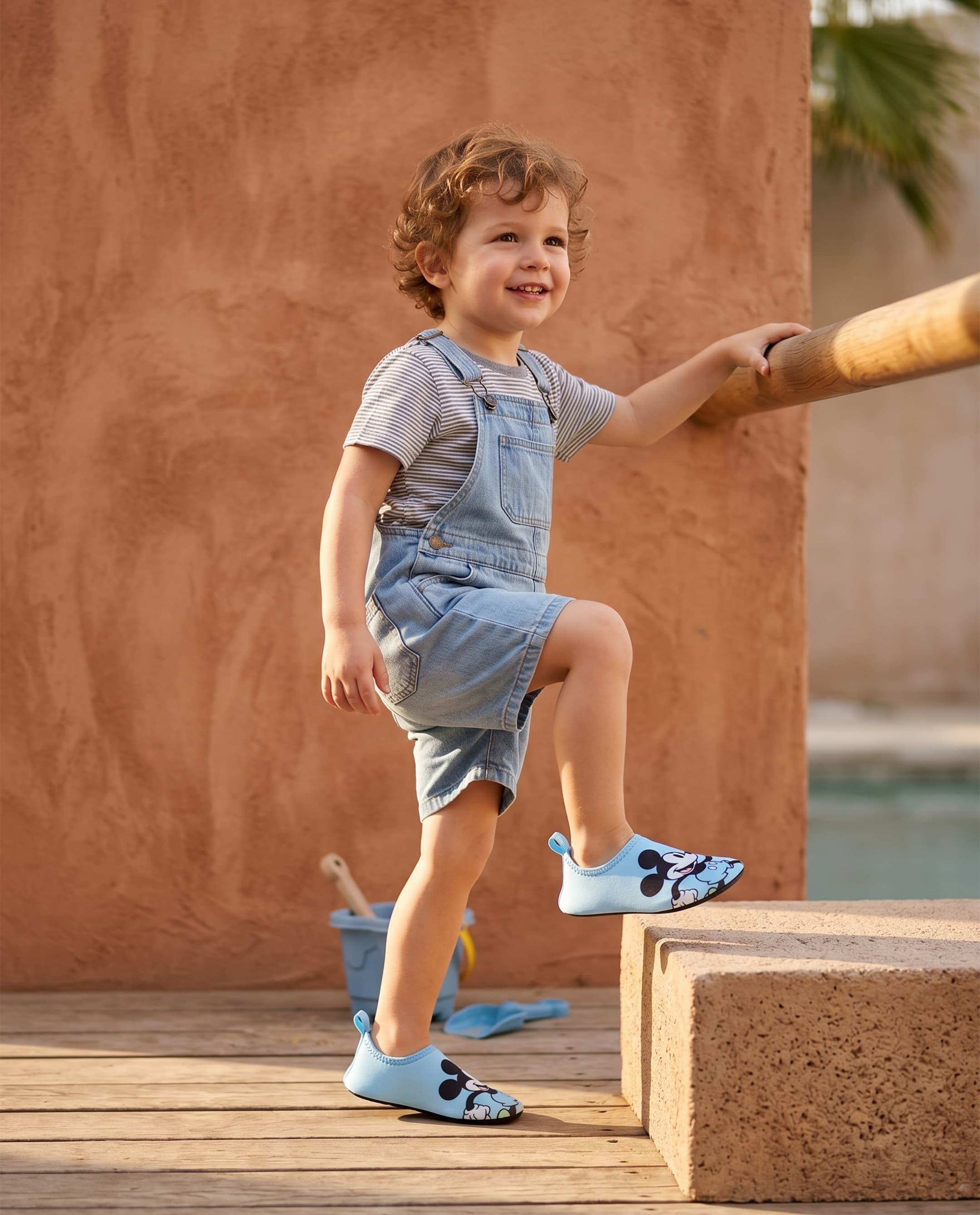 Mickey Beach Footwear