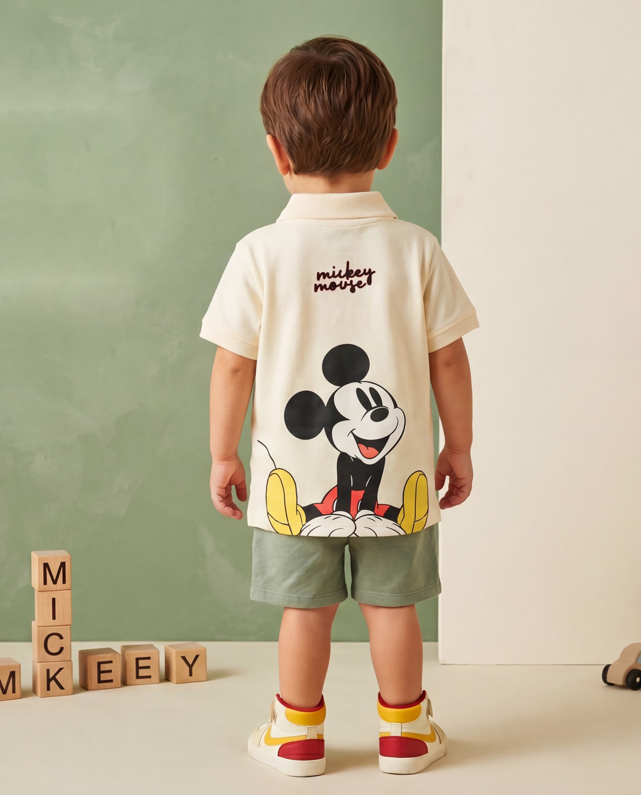Product view https://mage-cdn.babiesandmore.com/catalog/product/t/b/tbssfm080s26_2.jpg1