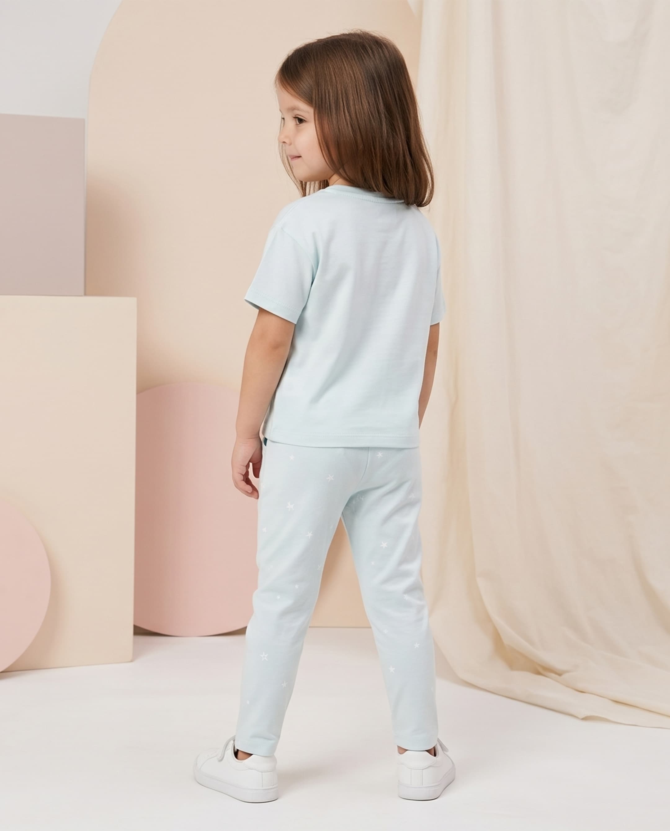 Product view https://mage-cdn.babiesandmore.com/catalog/product/t/g/tgssfm201s26_2.jpg1
