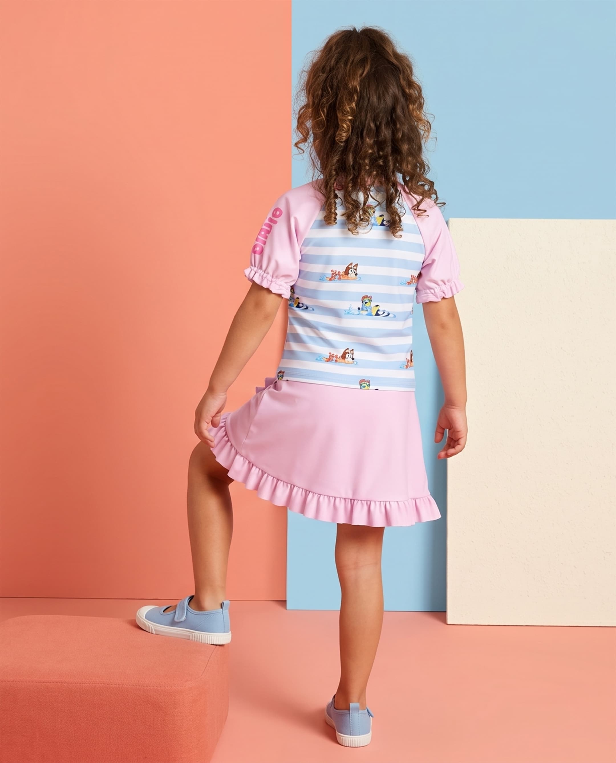 Product view https://mage-cdn.babiesandmore.com/catalog/product/t/g/tgssfm225s26_2.jpg1